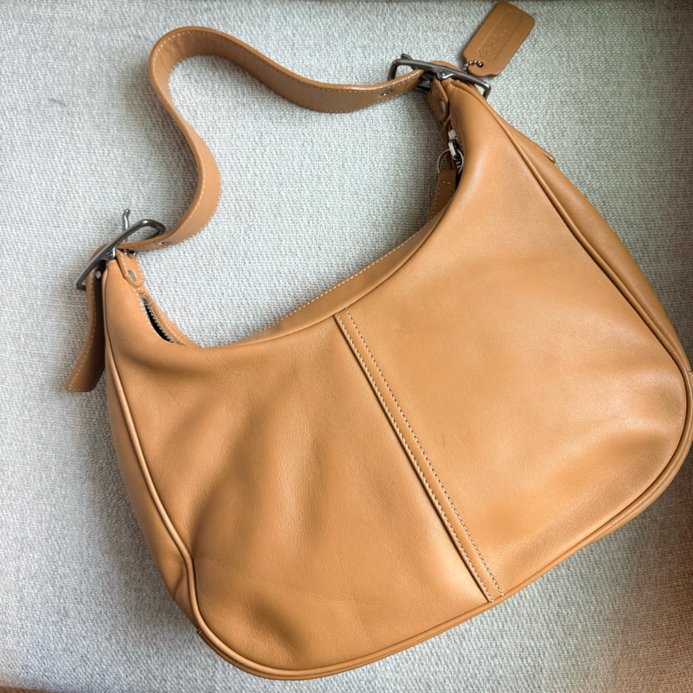 Vintage Zoe COACH Tan Leather Women's Bag